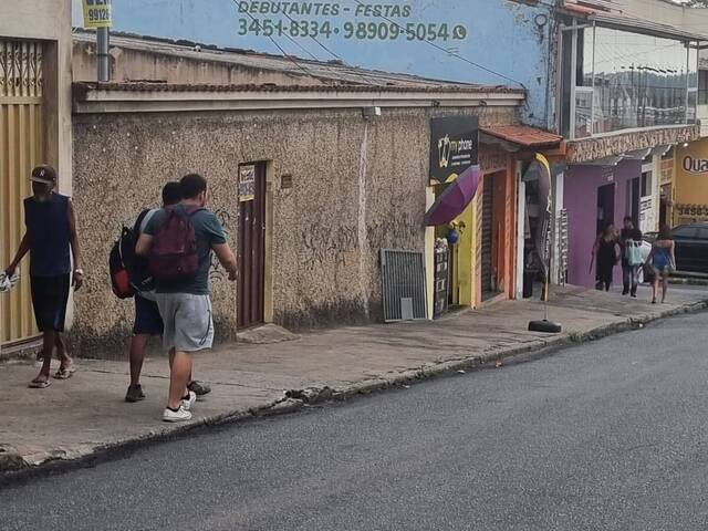 #128 - Casa para Venda em Belo Horizonte - MG - 2